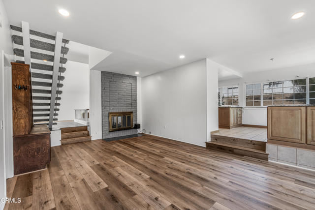 Building Photo - 327 Bethany St