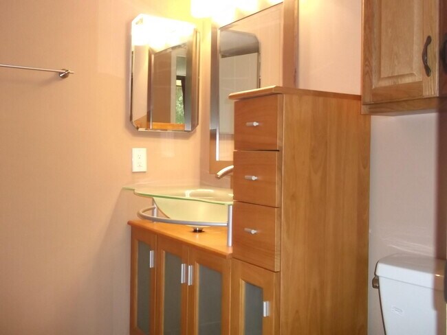 Building Photo - 743 SE 1st Way