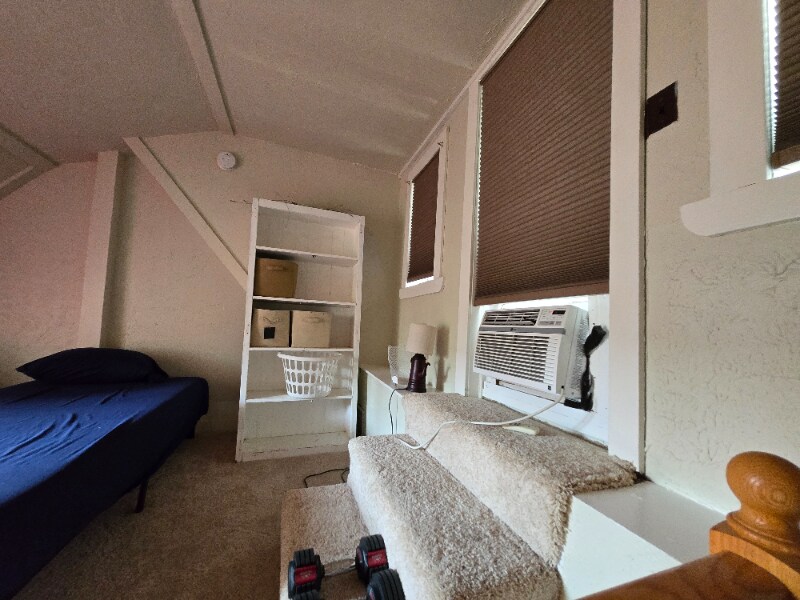 Building Photo - 906 Tyson St