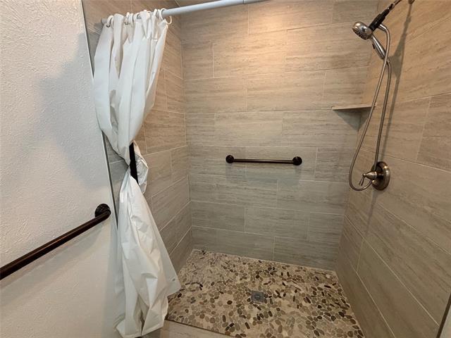 Building Photo - 504 Woodcrest Way