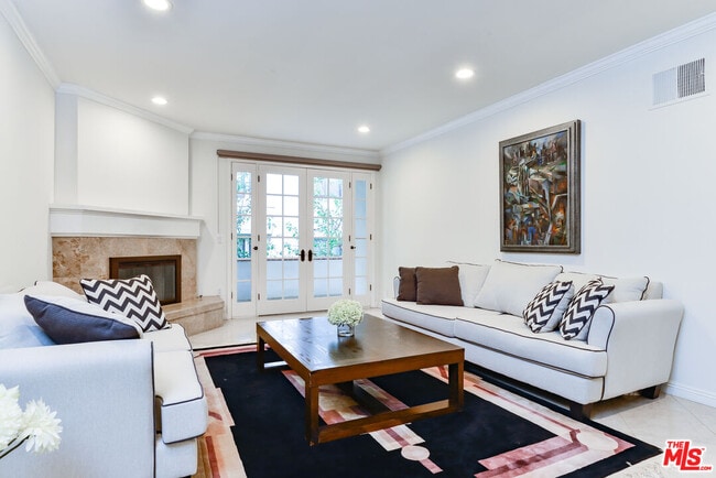 Building Photo - 11755 Montana Ave