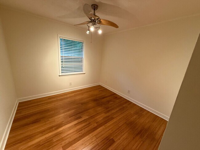 Building Photo - Mandarin Brick Home on nice lot