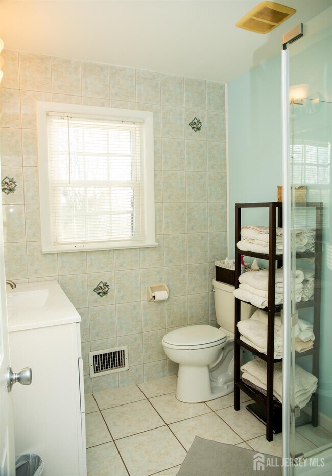 Building Photo - 13 Eberly Pl