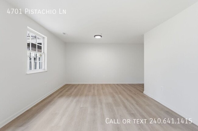 Building Photo - 4701 Pistachio Ln