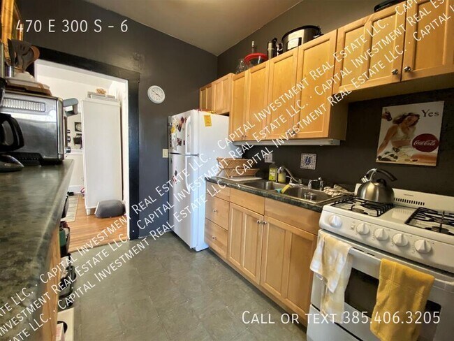 Building Photo - 470 E 300 S