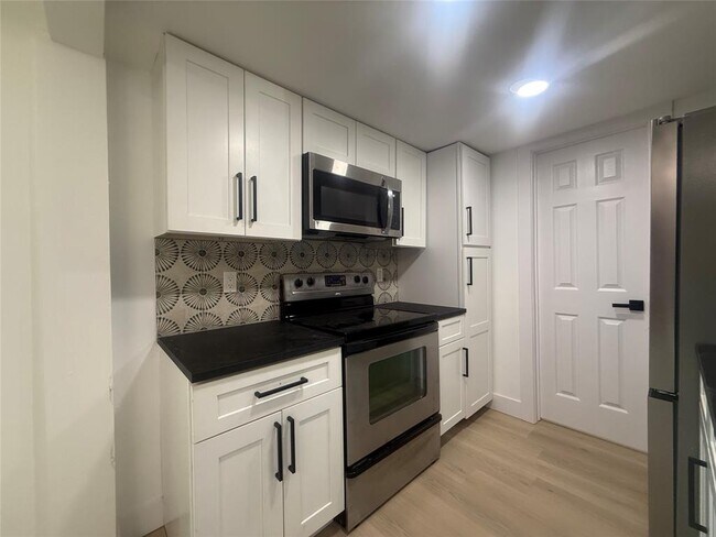 Building Photo - 5903 Nancy Dr