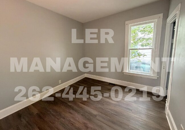 Building Photo - 2112 53rd St