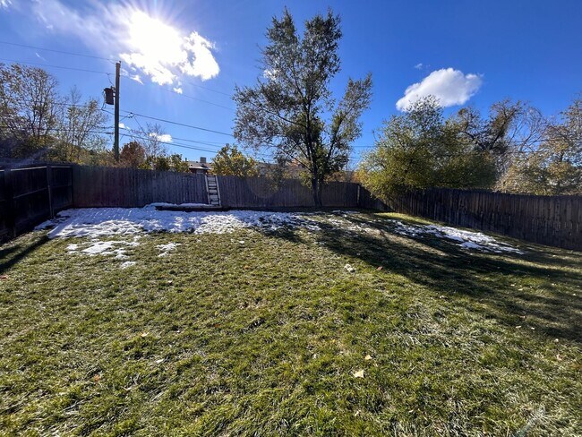 Building Photo - $0 DEPOSIT OPTIONS. SPACIOUS 4-BEDROOM, 3....