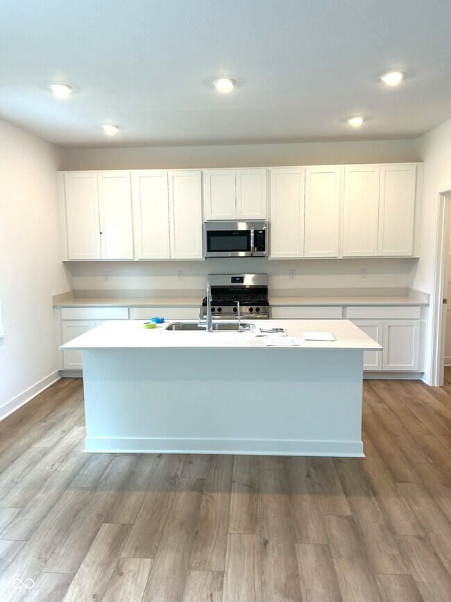 Building Photo - 16965 Sandhurst Pl