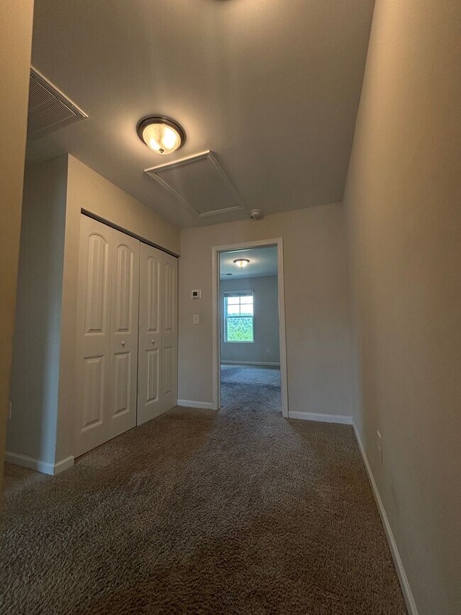 Building Photo - 125 Adger Rd