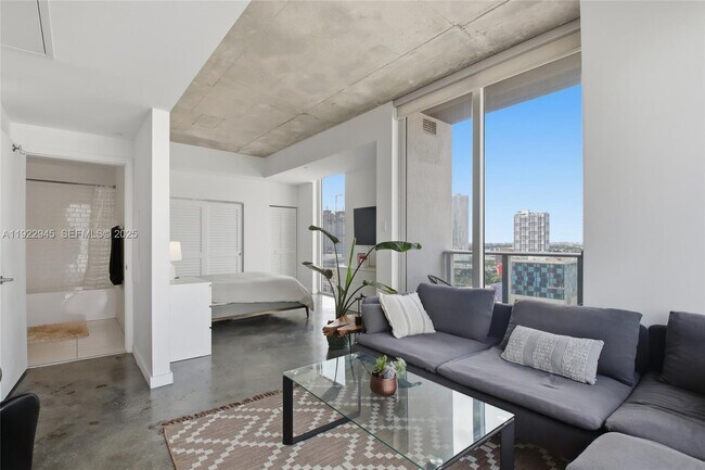 Building Photo - 151 SE 1st St