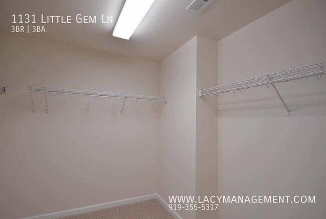 Building Photo - 1131 Little Gem Ln