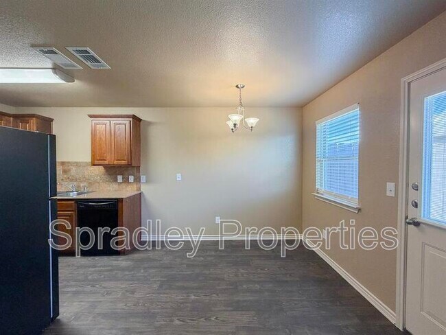 Building Photo - 4810 Deep Drive