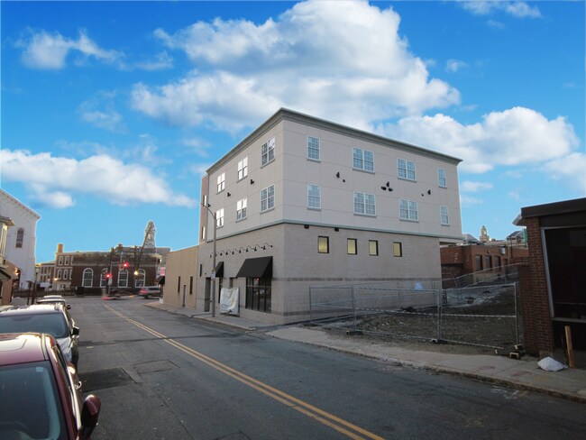 Building Photo - 4 Montvale Ave