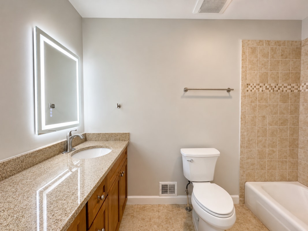 Building Photo - 1260 Kenmore Dr