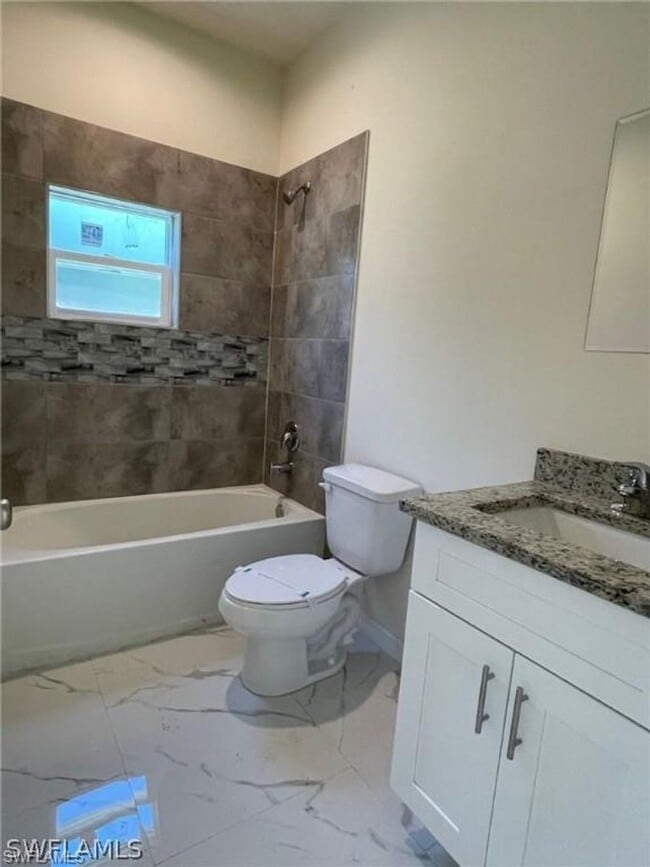 Building Photo - Ready for YOU! Three Bedroom 2 bath/ Singl...