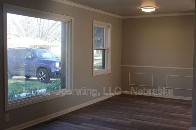 Building Photo - 670 S 69th St