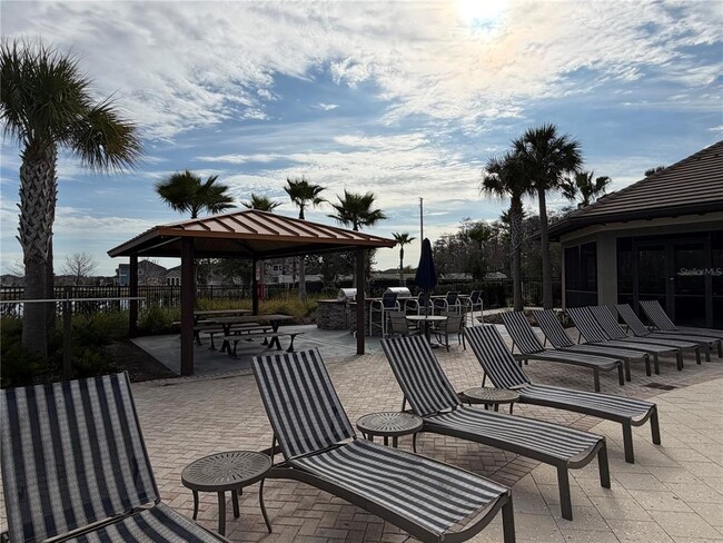 Building Photo - 2422 Riverbank Cv