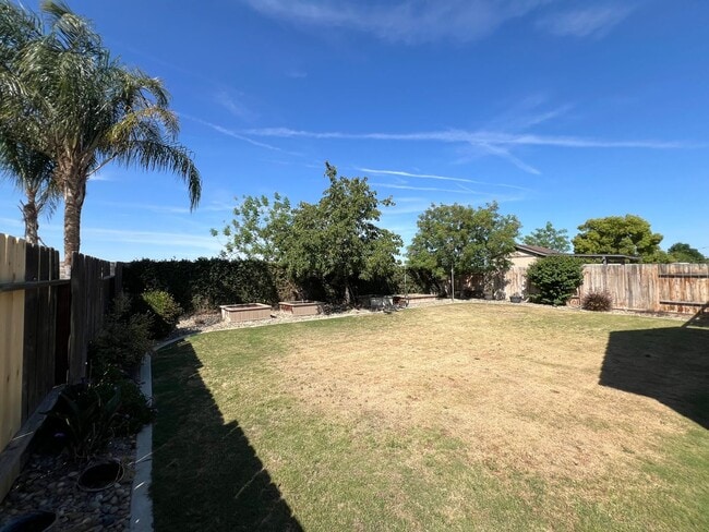 Building Photo - 13417 Cheyenne Mountain Dr