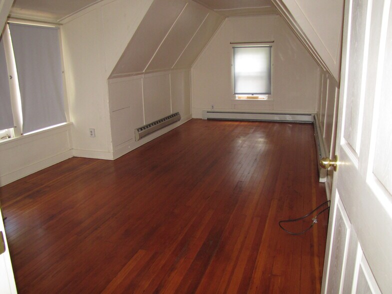 Building Photo - 318 S Burrowes St