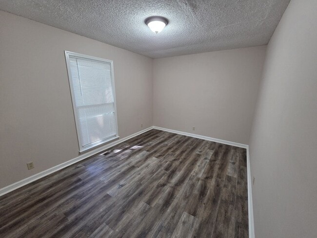 Building Photo - 7875 Saundersville Rd