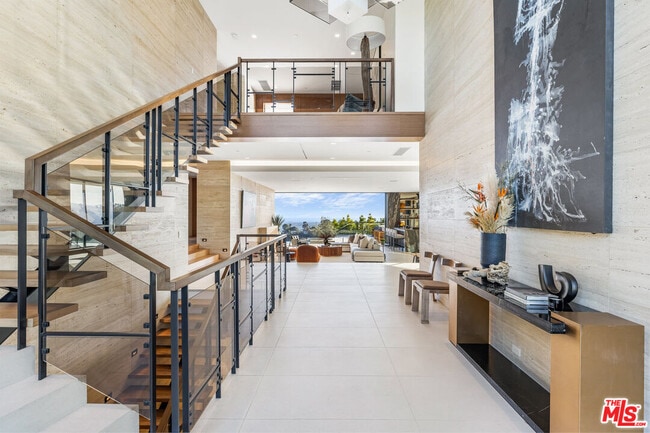 Building Photo - 1731 Summitridge Dr