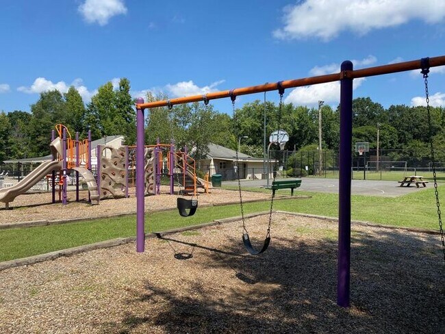 Building Photo - 4 Bedroom South Charlotte Home!