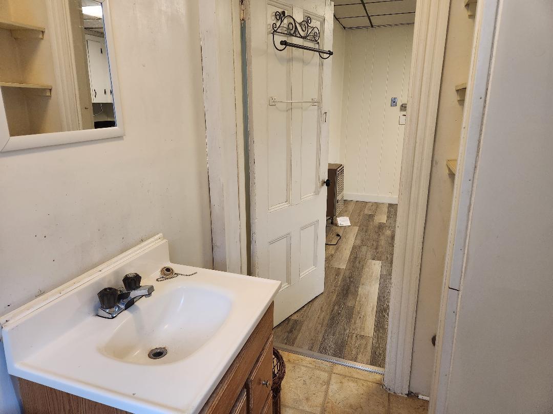 Building Photo - 261 Elm St