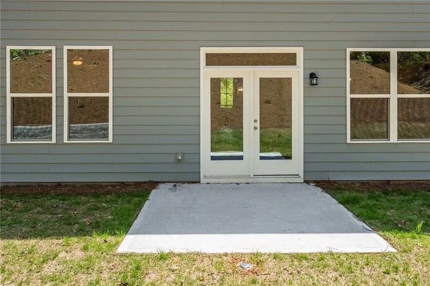 Building Photo - Room in House on Riverwood Dr