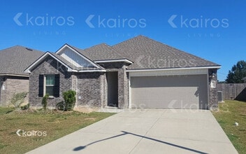 Building Photo - 203 SANTIAGO COURT