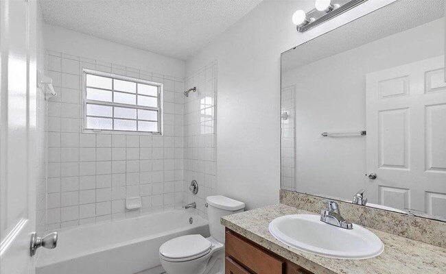 Building Photo - 8034 Macinnes Dr