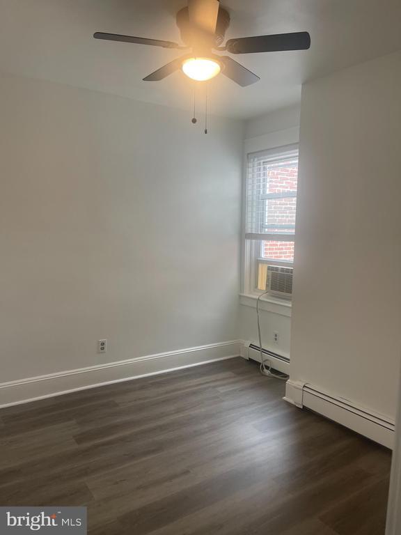 Building Photo - 238 6th Ave