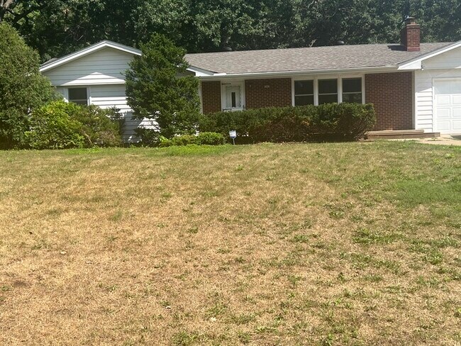 Primary Photo - 1643 Stanbridge Ave