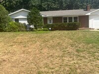 Building Photo - 1643 Stanbridge Ave