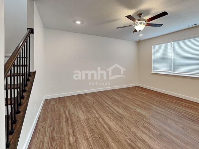 Building Photo - 2335 S Wild Horse Way