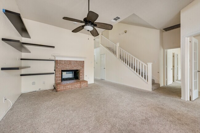 Building Photo - 3018 Blue Jay Ln