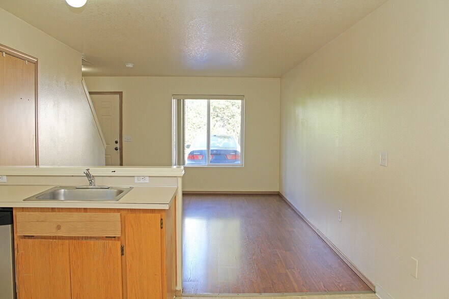Building Photo - 3548 SE 119th Ave