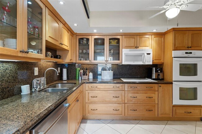 Building Photo - 3850 Galt Ocean Dr