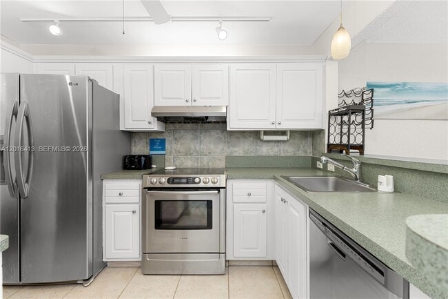 Building Photo - 1391 S Ocean Blvd