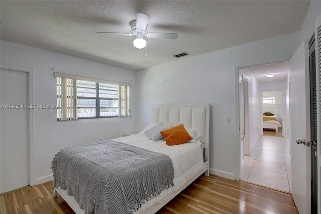 Building Photo - 418 SE 4th St