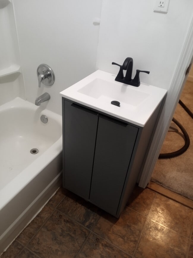 Building Photo - 1857 Janvier Rd