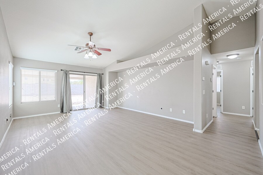 Building Photo - 6814 S 36th Ln