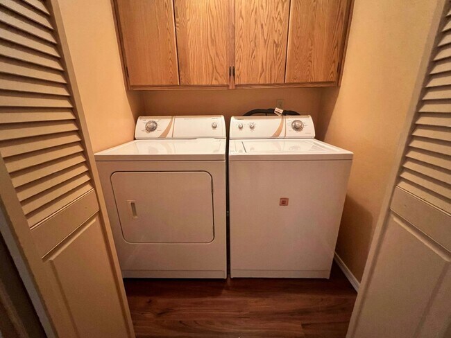 Building Photo - 2143 Cottontail Rd