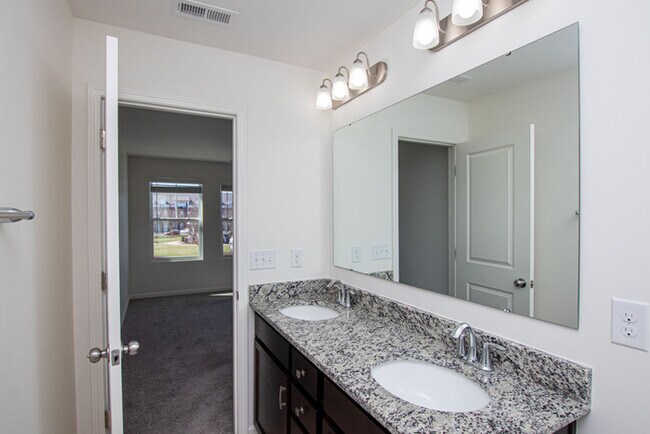 Building Photo - 2-Car Garage Bonterra Townhome