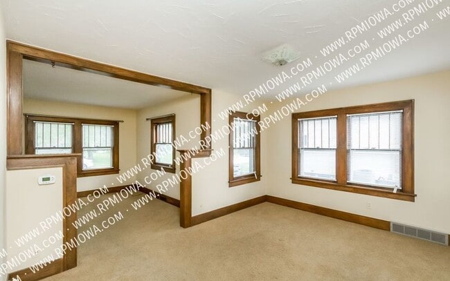 Building Photo - 1007 Wilson Ave