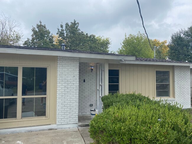 Building Photo - 107 Twilight Terrace