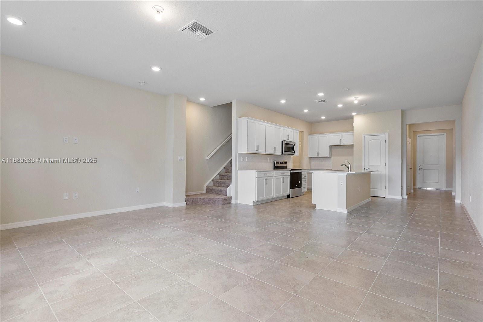 Building Photo - 2108 Appleton Cir N