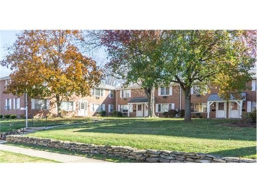 Building Photo - 99 Shadow Ln