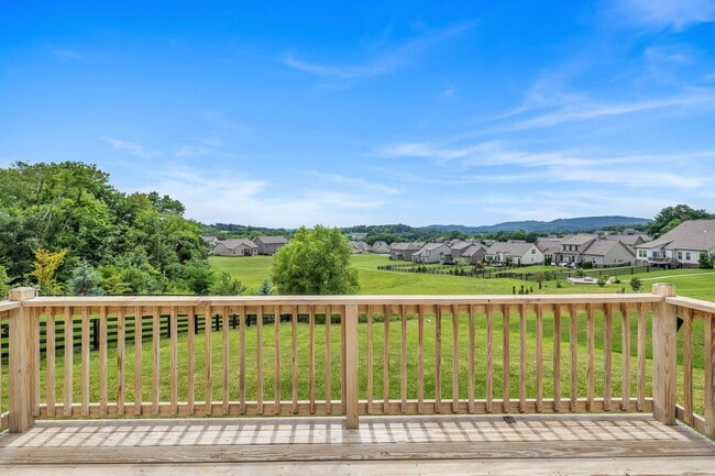 Building Photo - Rental Home available in the Falls Grove Community!