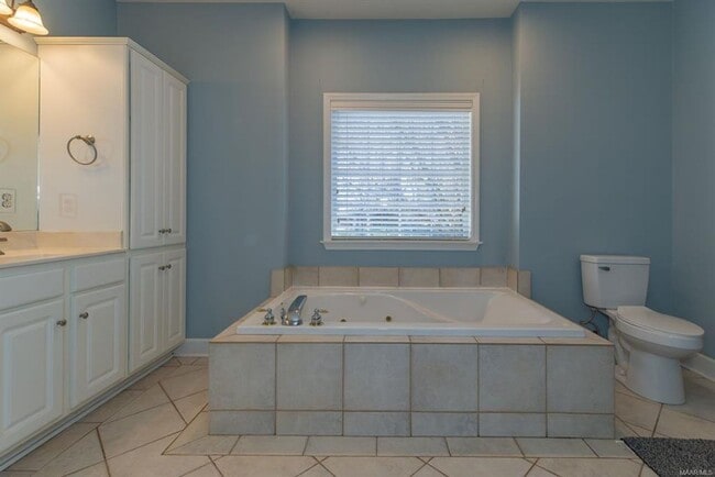 Building Photo - 510 Jasmine Trail
